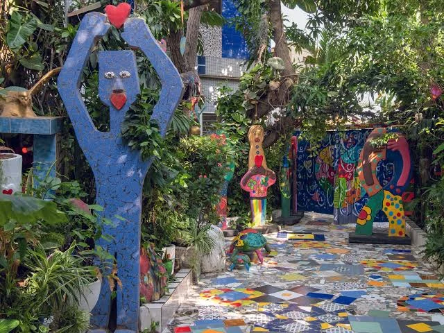 La Maison Koumy à Lomé : Plongée au Cœur d’une Œuvre d’Art Vivante